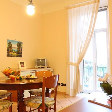 House Betty By Holiday World Albisola Superiore Bagian luar foto