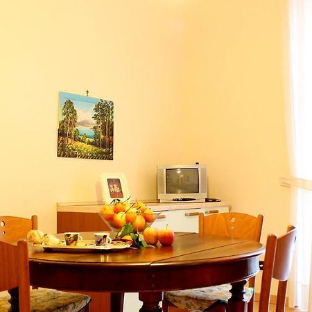 House Betty By Holiday World Albisola Superiore Bagian luar foto