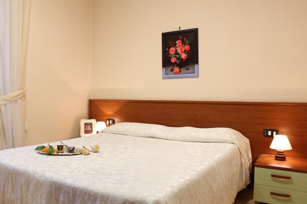 House Betty By Holiday World Albisola Superiore Bagian luar foto