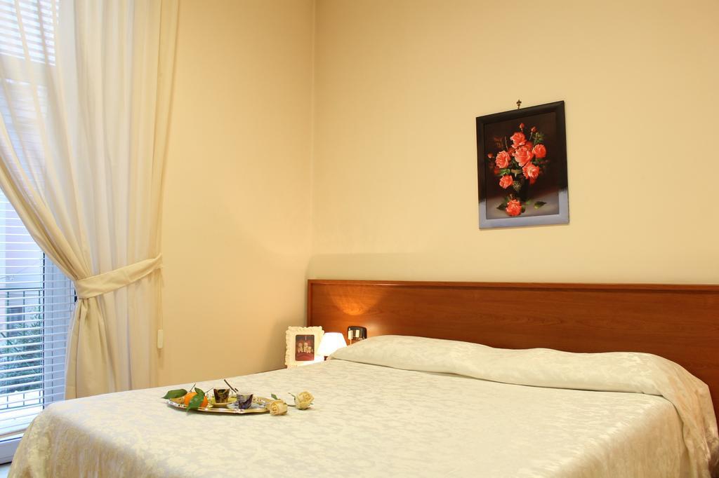 House Betty By Holiday World Albisola Superiore Bagian luar foto